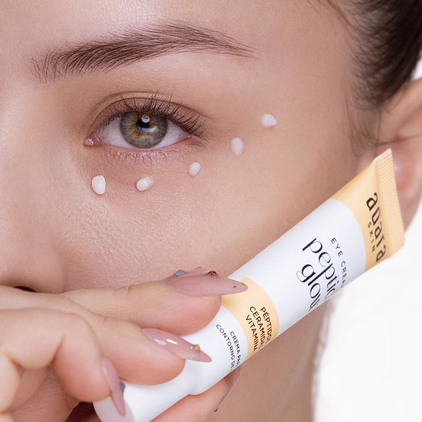 Adara Paris Crema Contorno de Ojos con Péptidos